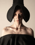 TERM 2-way transforming piece: collar/hat