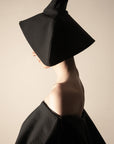 TERM 2-way transforming piece: collar/hat