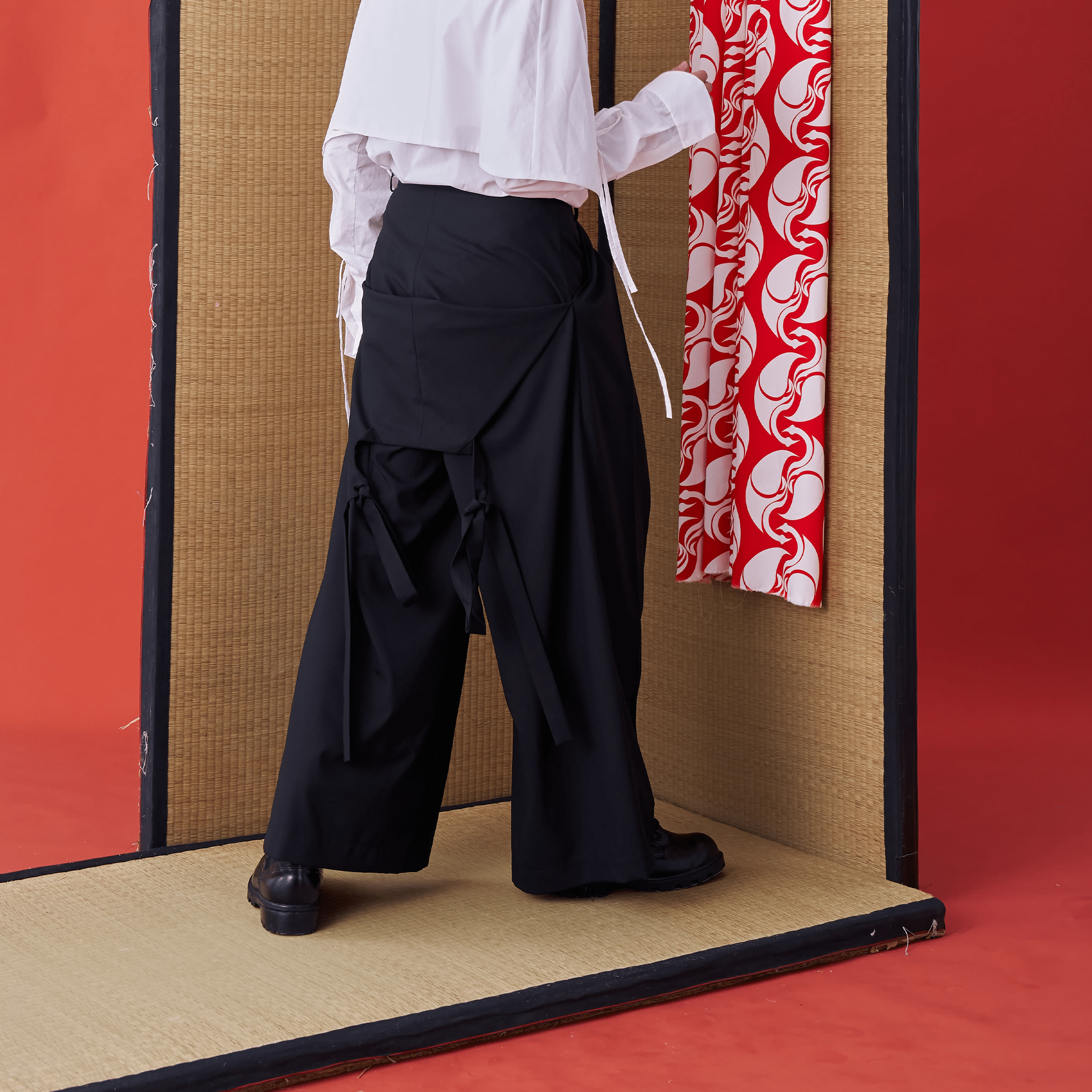 Back Panel Tie Waist Wide-leg Trousers - Avant Gardist