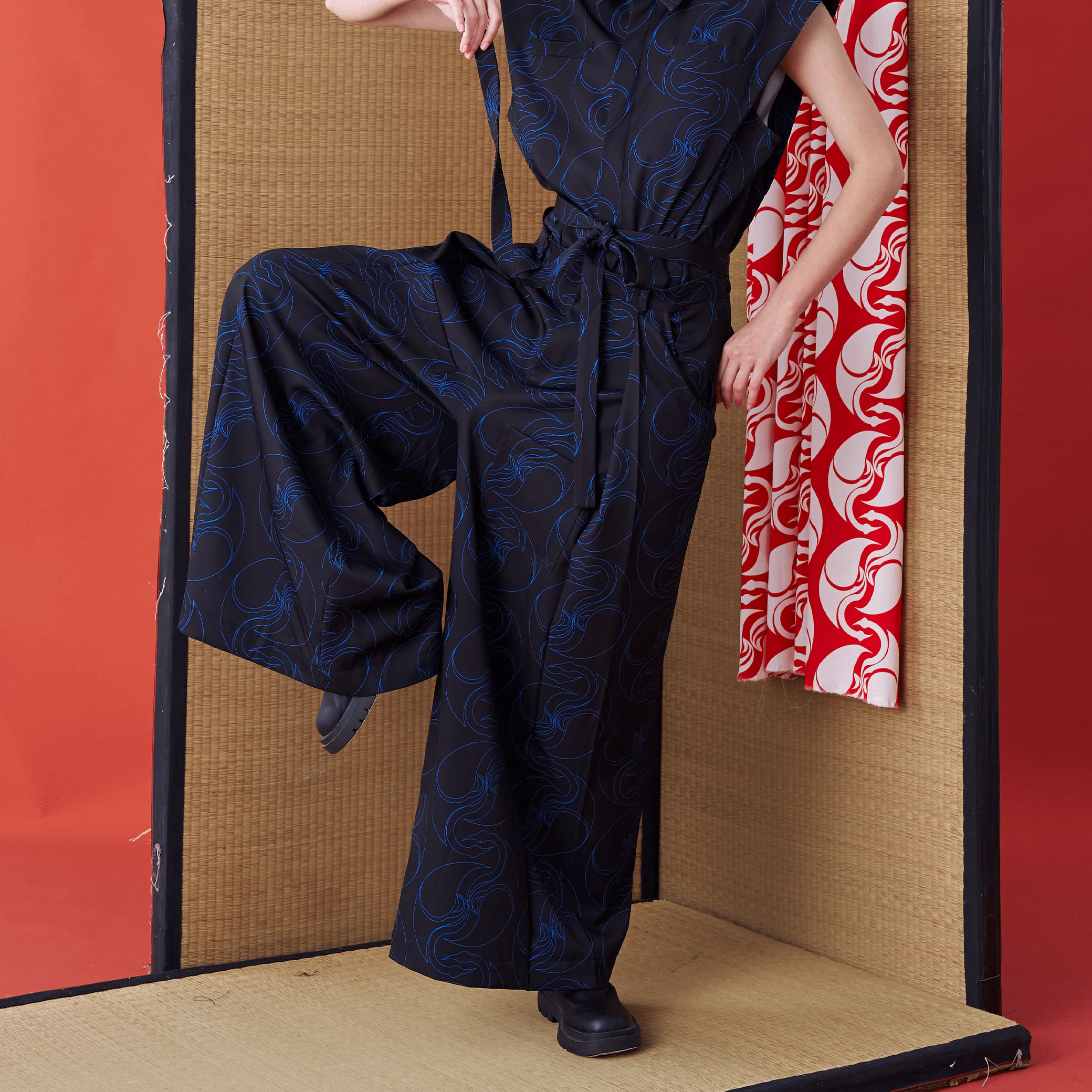 Back Panel Tie Waist Wide-leg Trousers - Avant Gardist