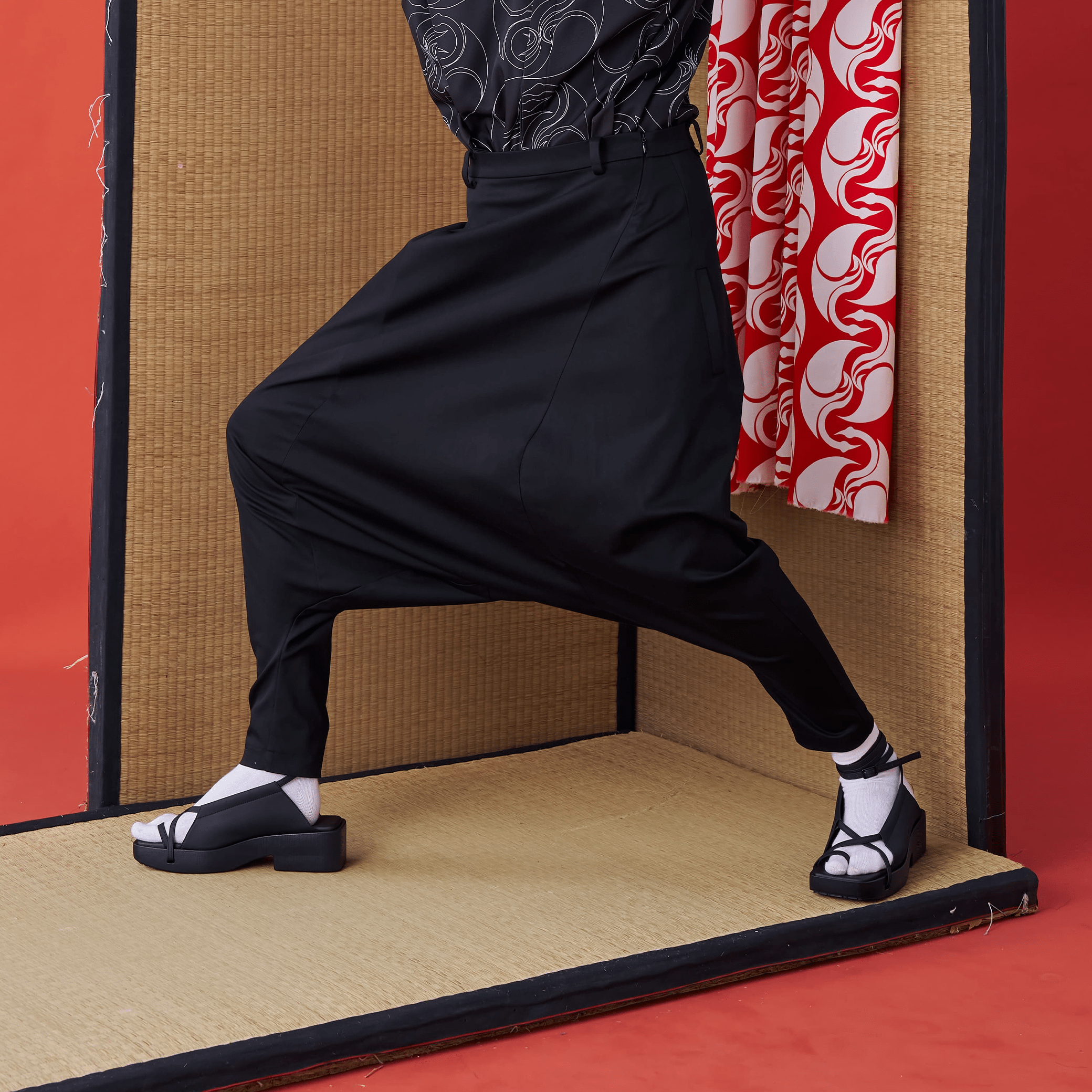 Deconstructed Low-rise Pants - Avant Gardist