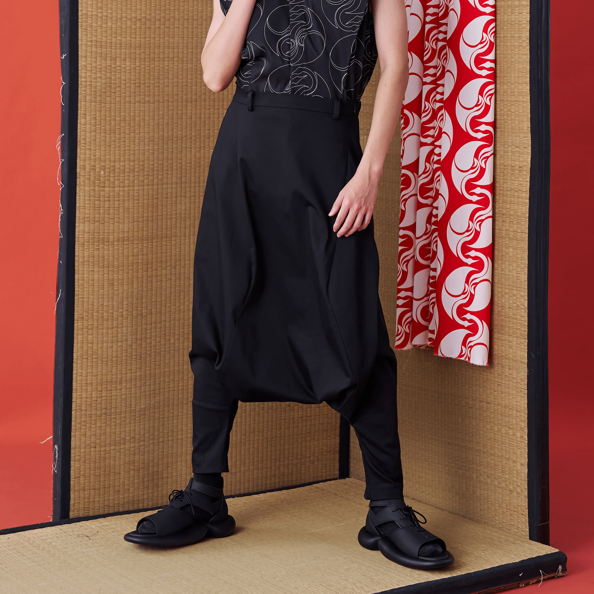 Deconstructed Low-rise Pants - Avant Gardist