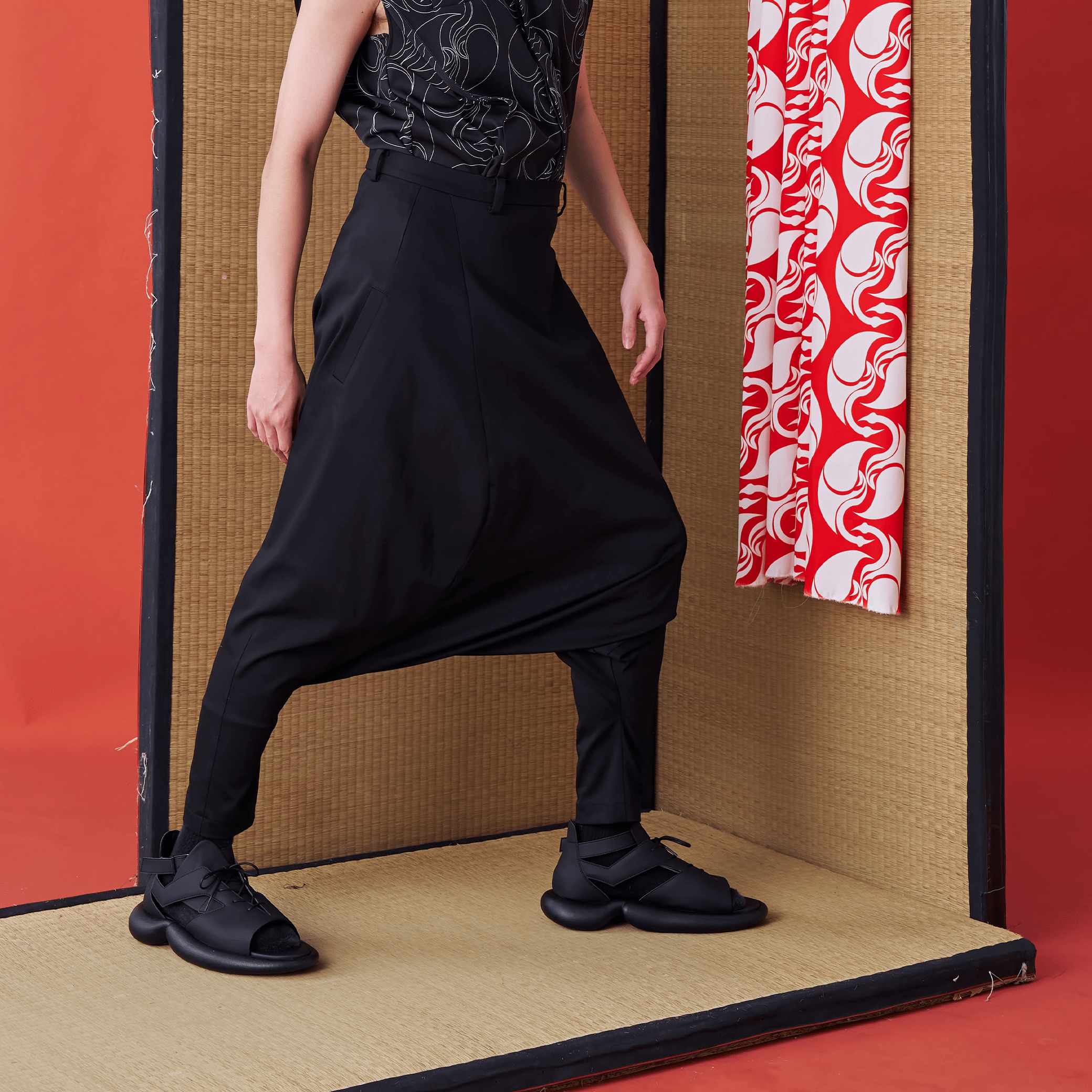 Deconstructed Low-rise Pants - Avant Gardist