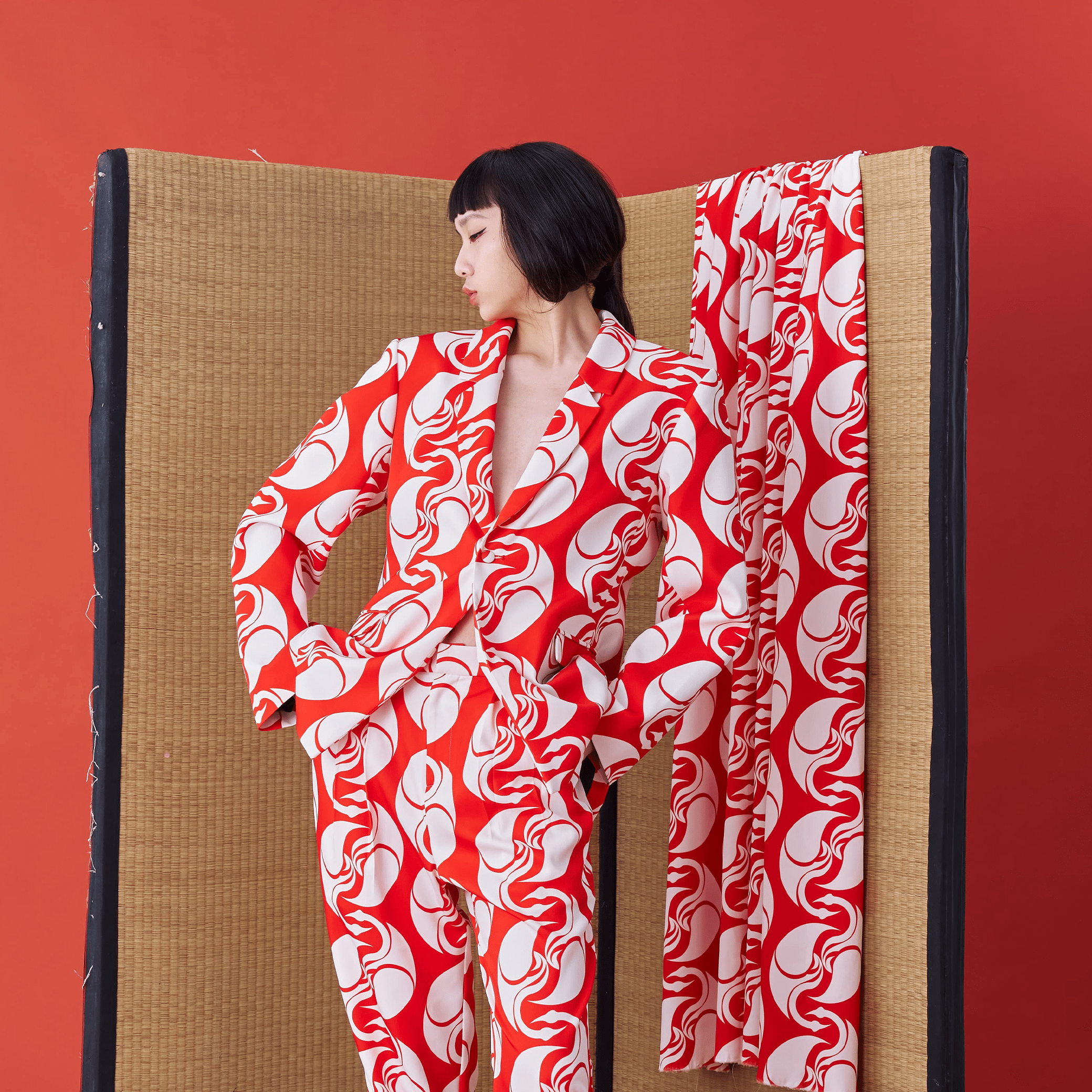 Japanese Crest White Crane Print Suit Jacket