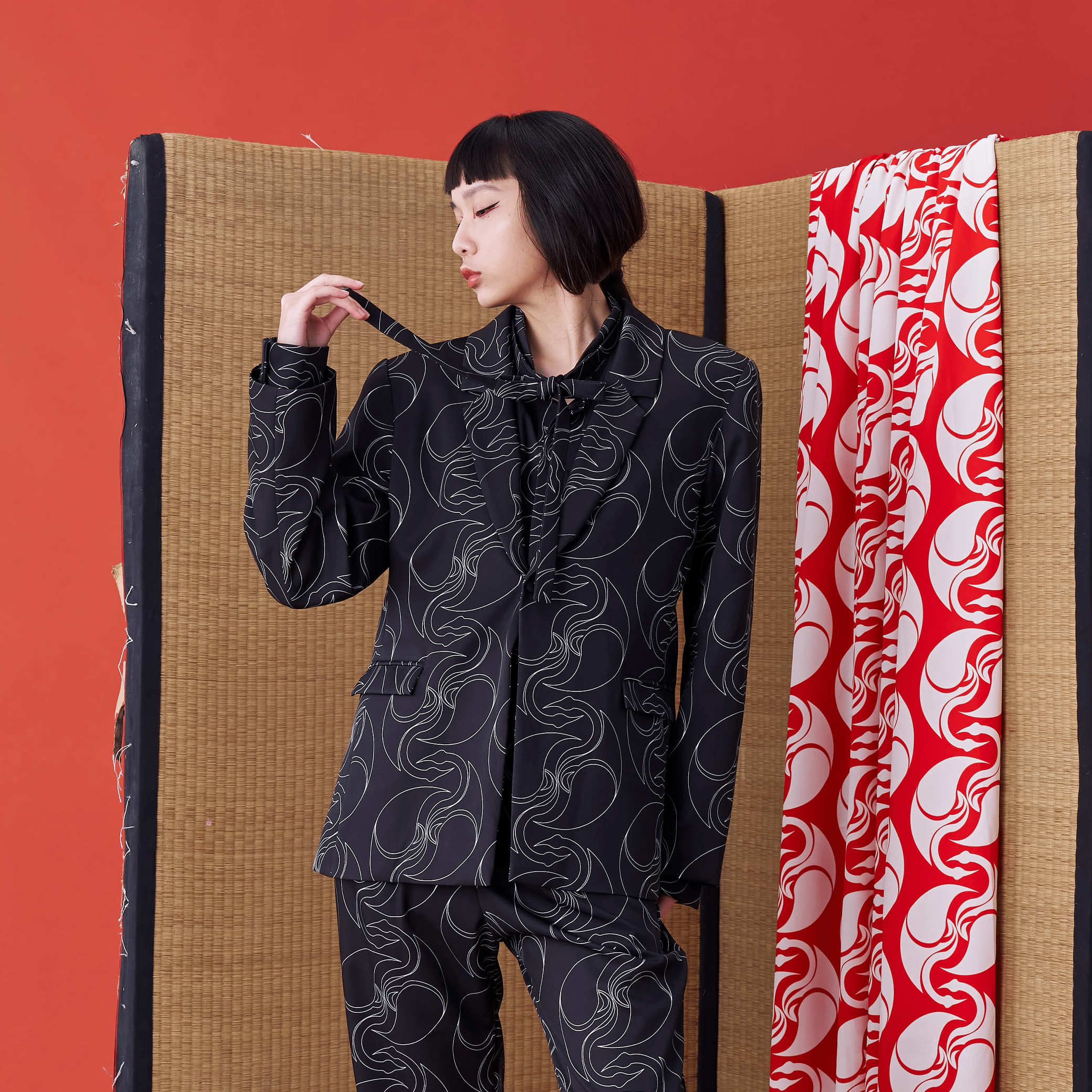 Japanese Crest White Crane Print Suit Jacket - Avant Gardist