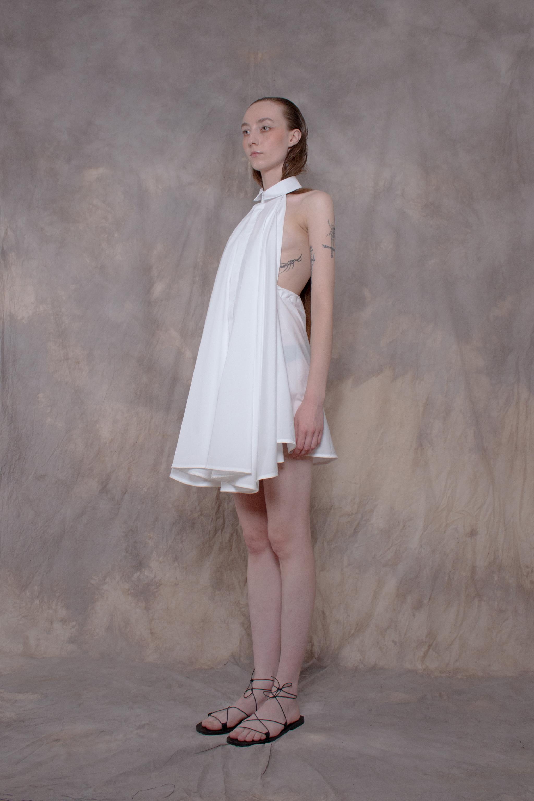 Backless White Cotton Shirt - Avant Gardist
