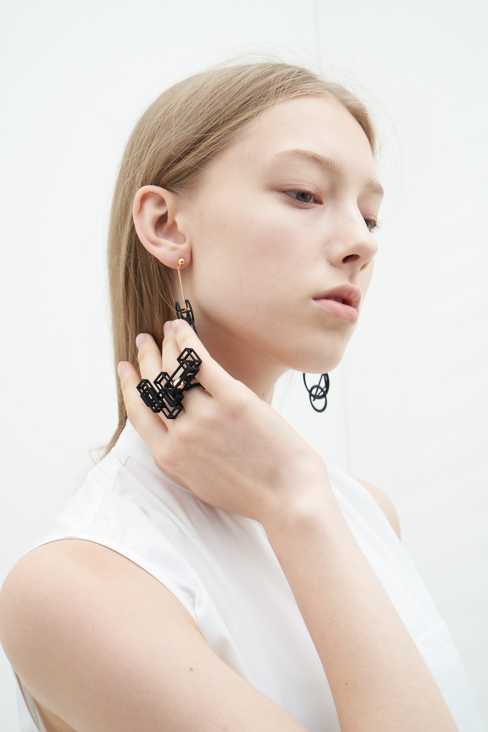 Infinity Art Series - Beads in Infinite Cuboids Ring - Avant Gardist