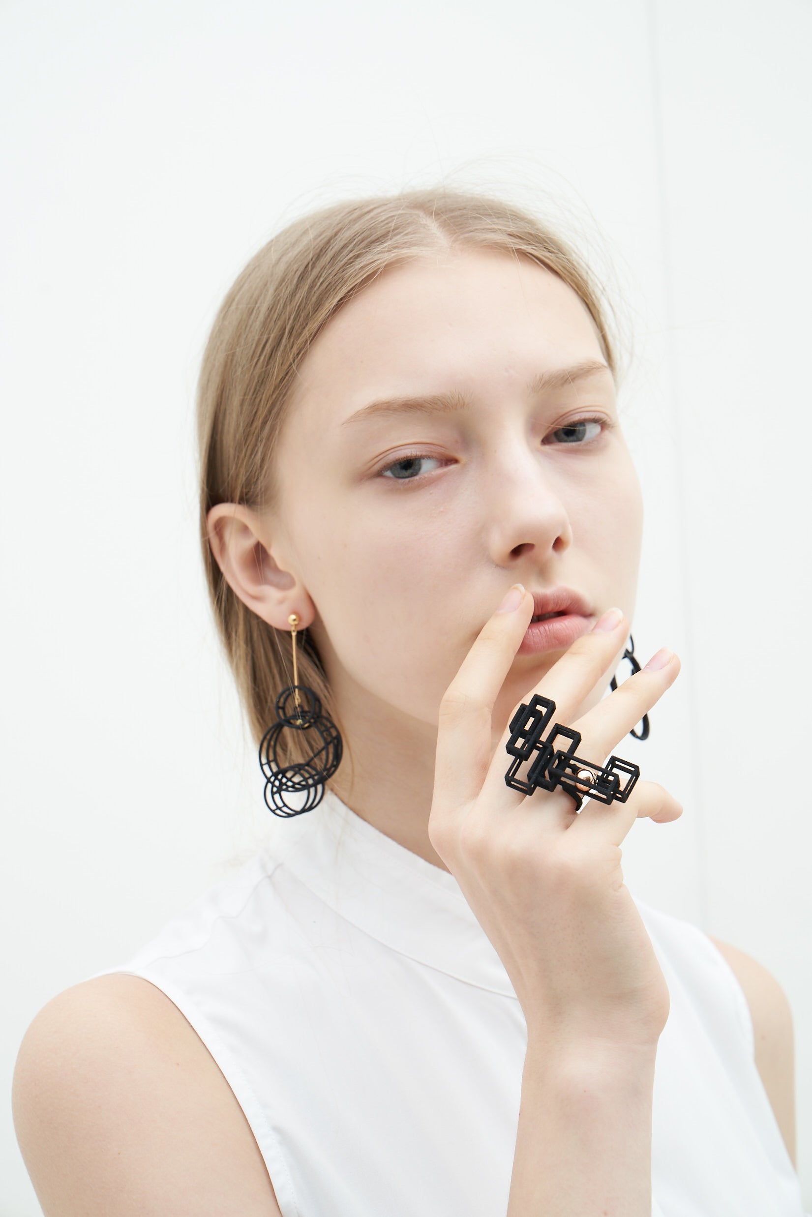 Infinity Art Series - Beads in Infinite Cuboids Ring - Avant Gardist