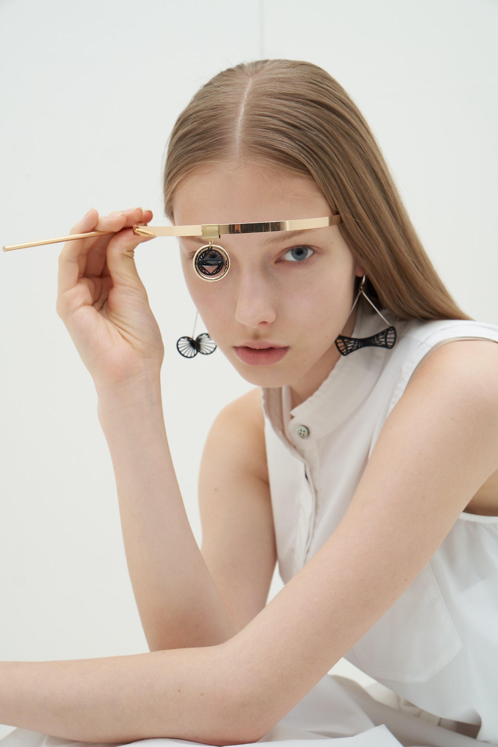 String Art - Crossing Line Earrings - Avant Gardist