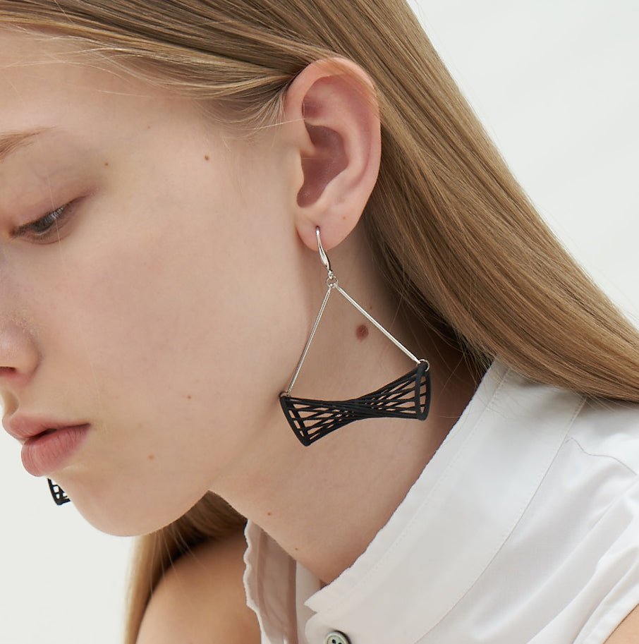 String Art - Crossing Line Earrings - Avant Gardist