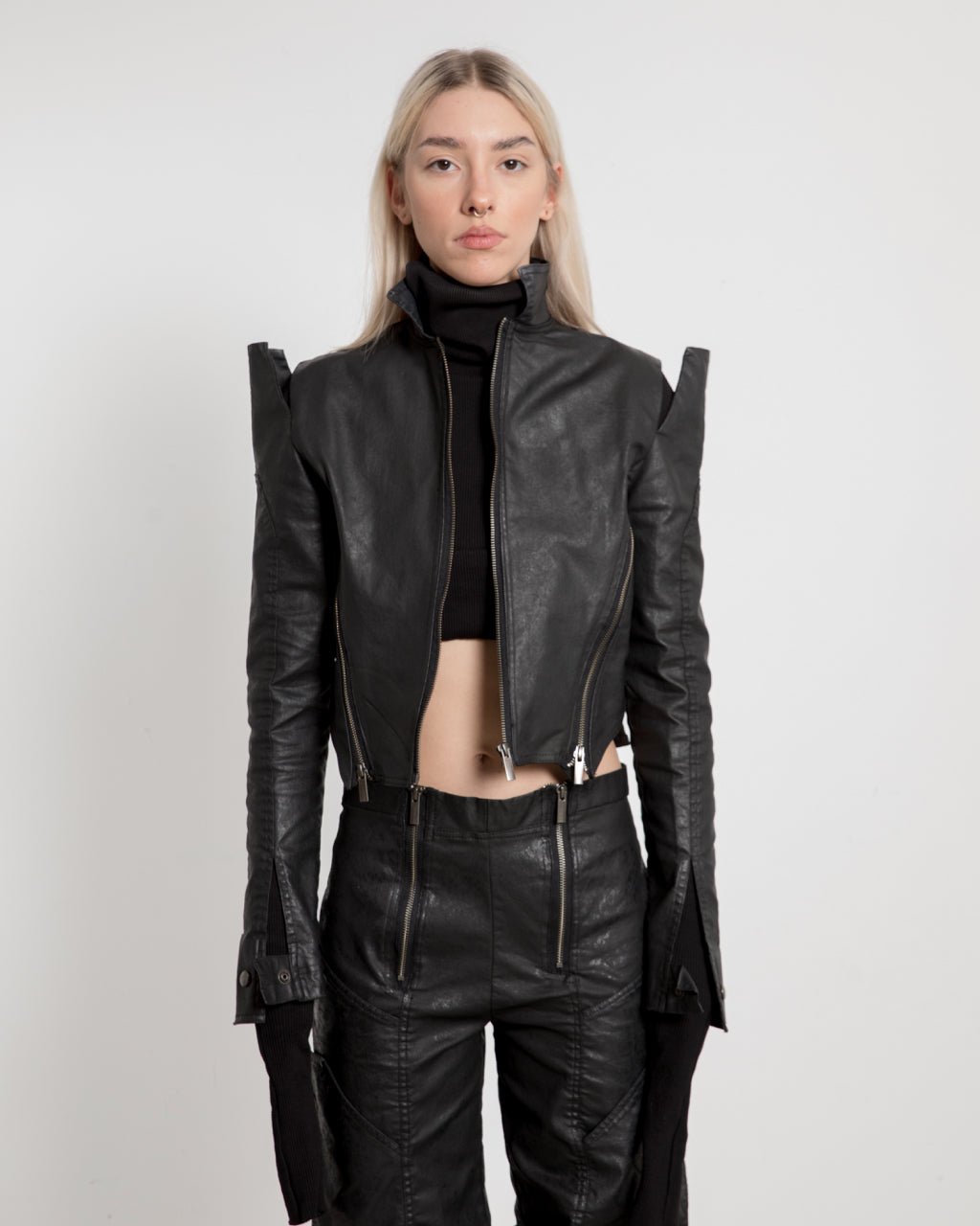 ブルゾン AVANDRESS Fancy Stitch Glossy Jacket BLACK Women's High-Shoulder V Jacket - Couture Creations