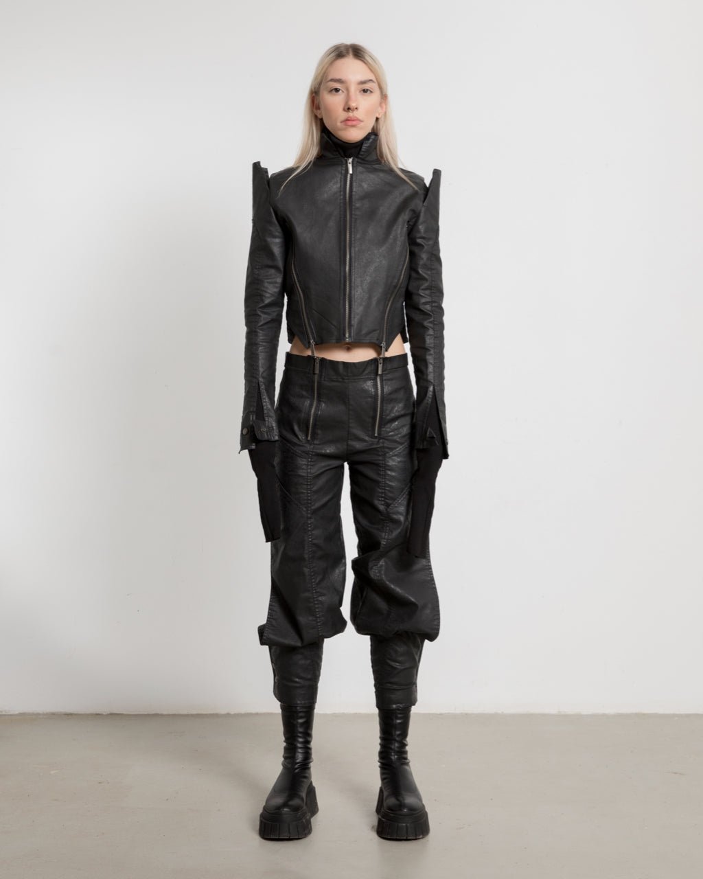 Women High Shoulder V Jacket - Avant Gardist