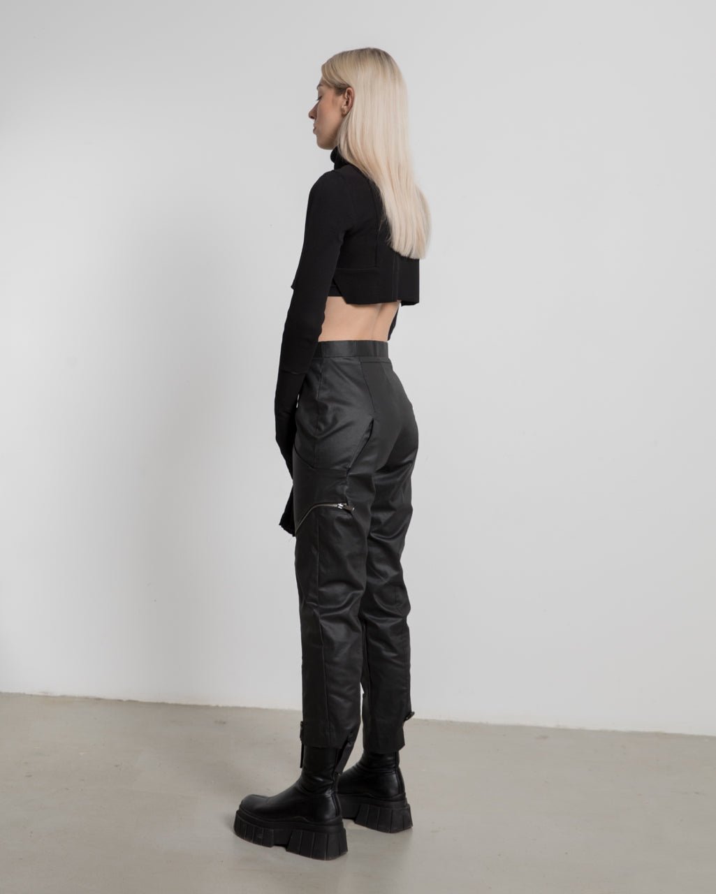 Women Denim Zipped Pants - Avant Gardist