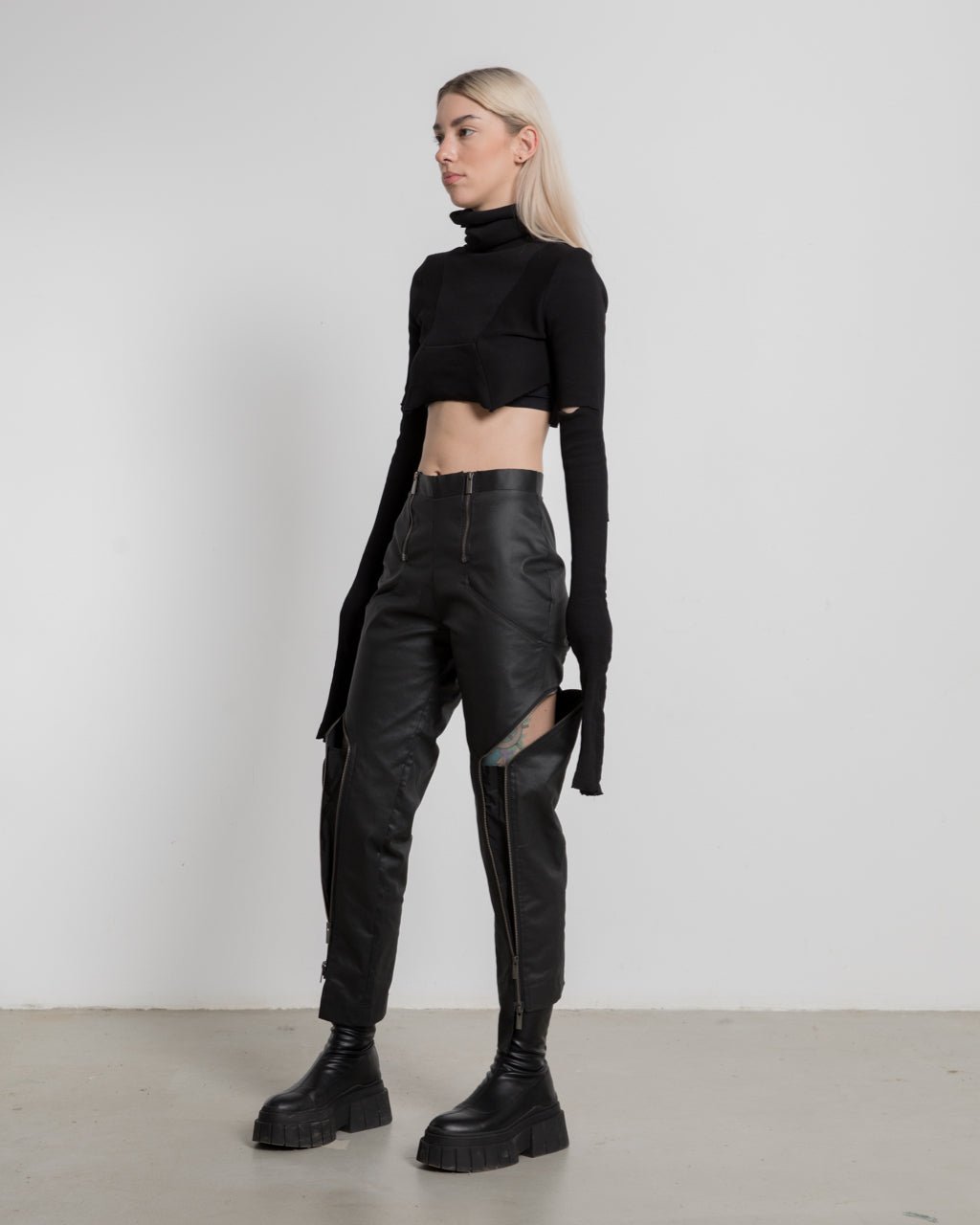 Women Denim Zipped Pants - Avant Gardist