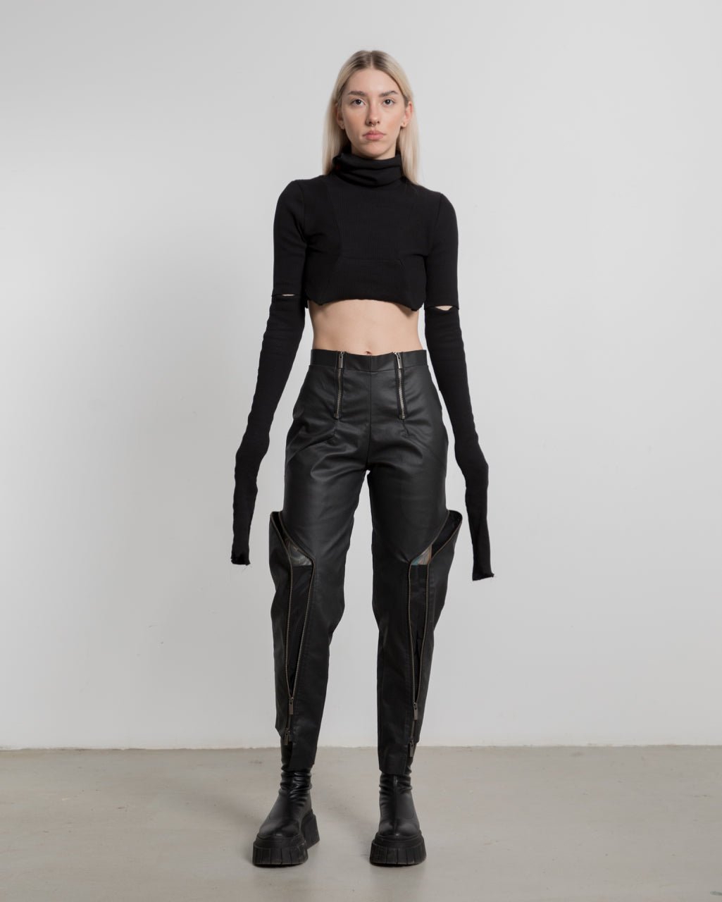 Women Denim Zipped Pants - Avant Gardist
