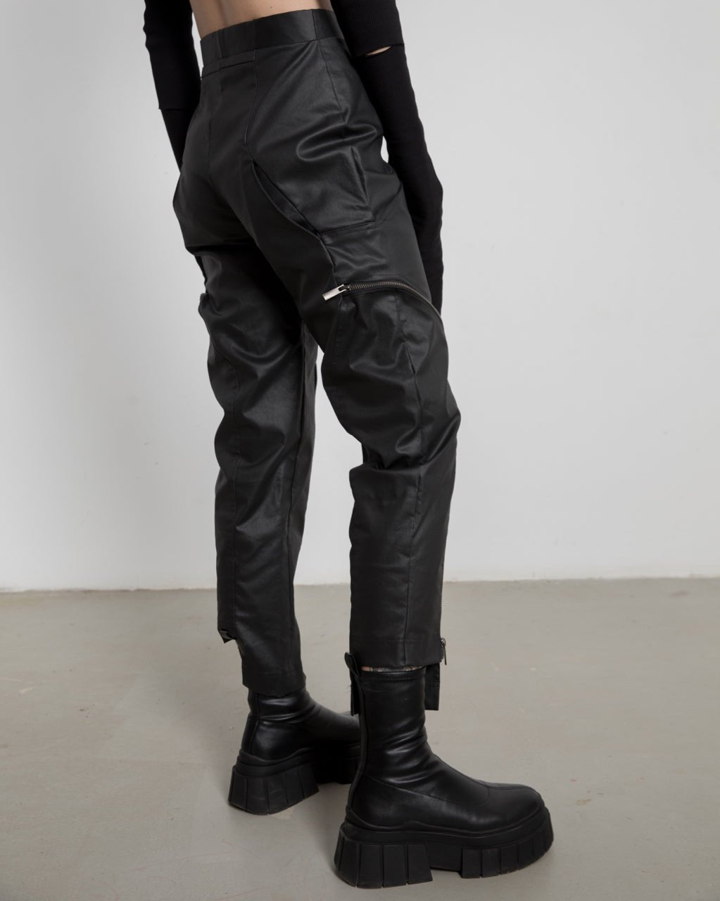 Women Denim Zipped Pants - Avant Gardist