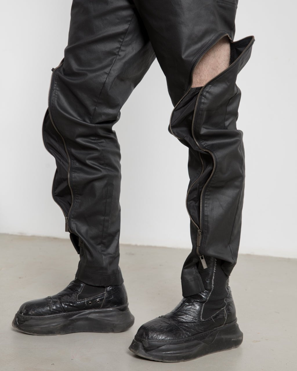 Men Denim Zipped Pants - Avant Gardist