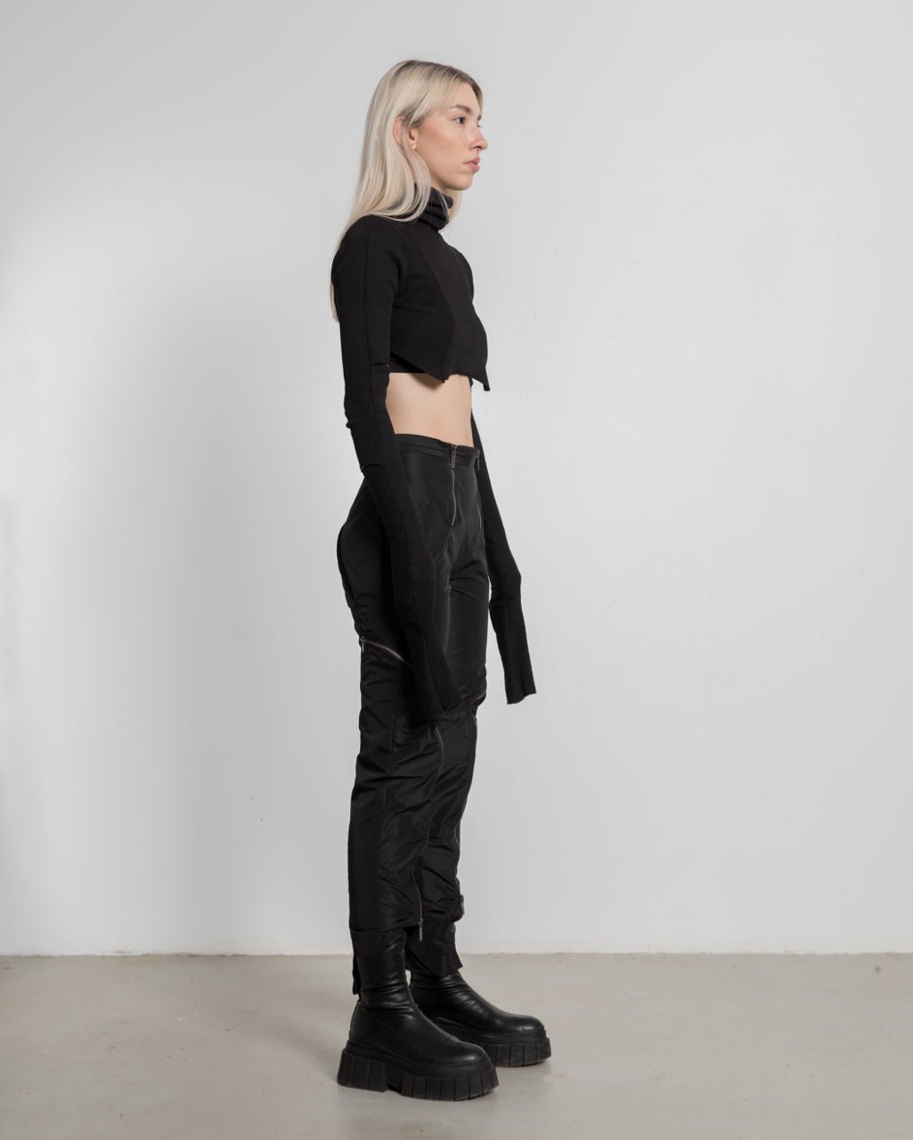 Women RPES Zipped Pants - Avant Gardist