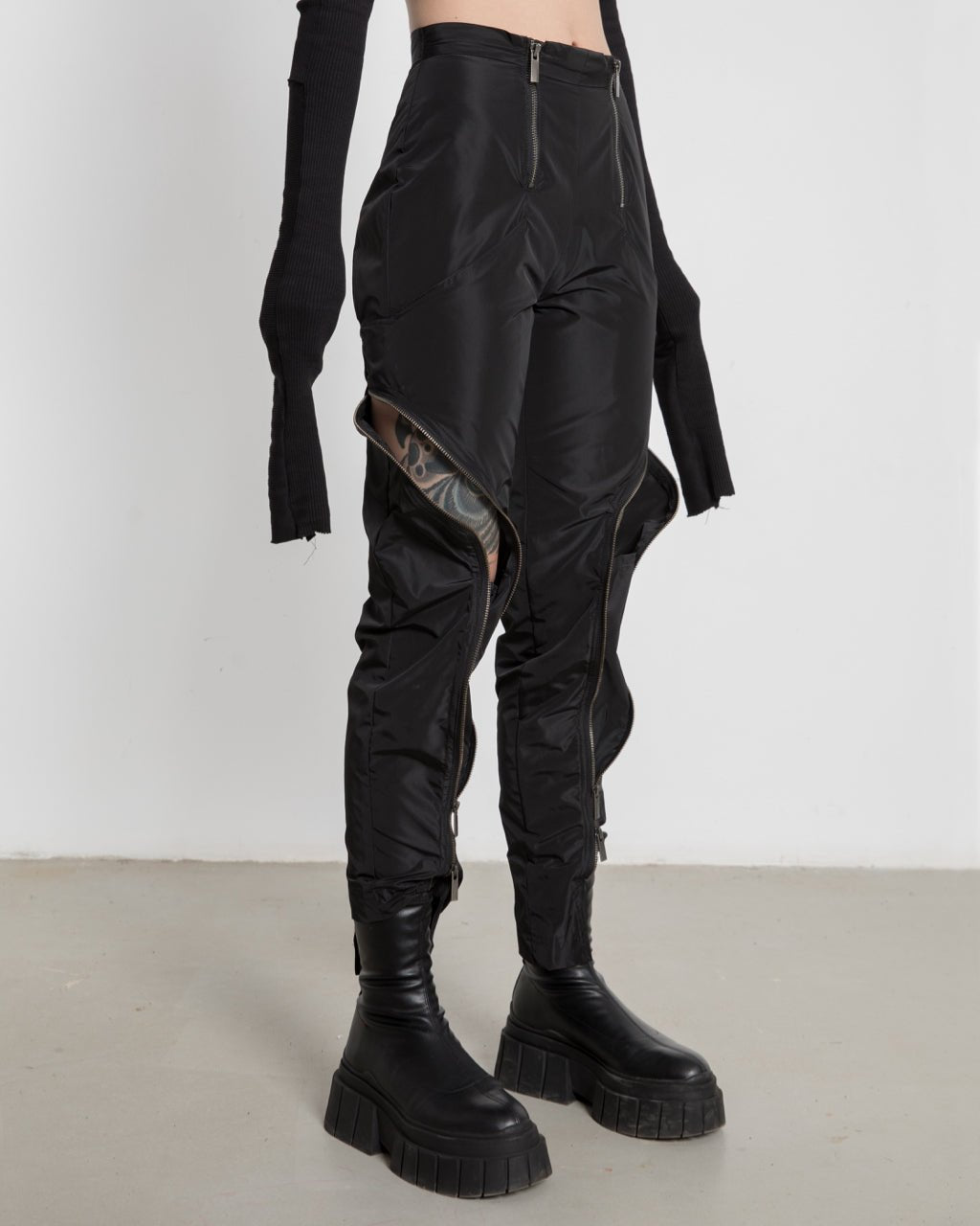 Women RPES Zipped Pants - Avant Gardist