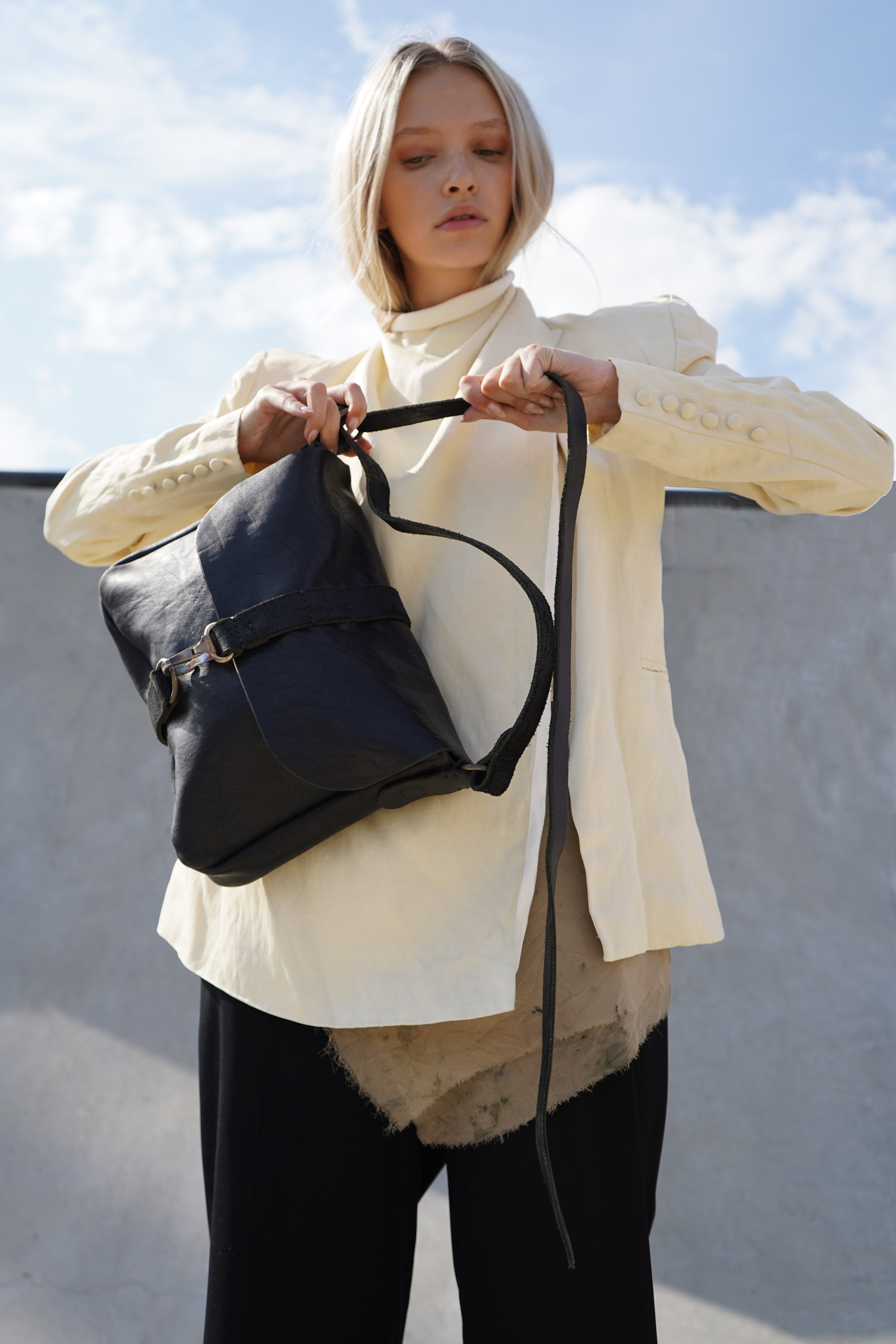 BELLA BRIEFCASE BAG - WINNIE WITT x 0.hide