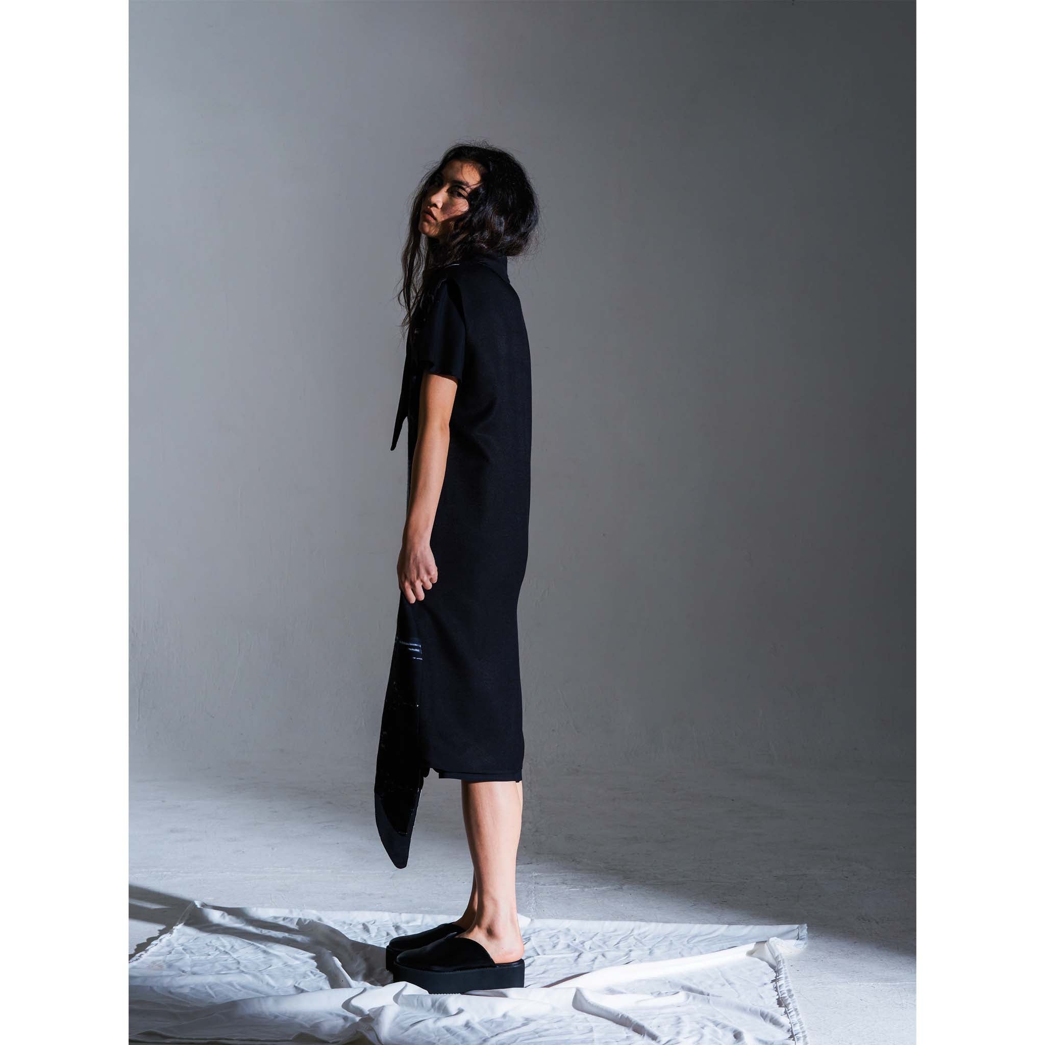 SOUNDWAVE PRINTS SLEEVELESS LONG COAT