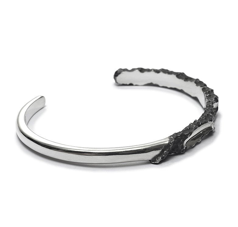 erosion - Half polished sterling silver bracelet - Avant Gardist
