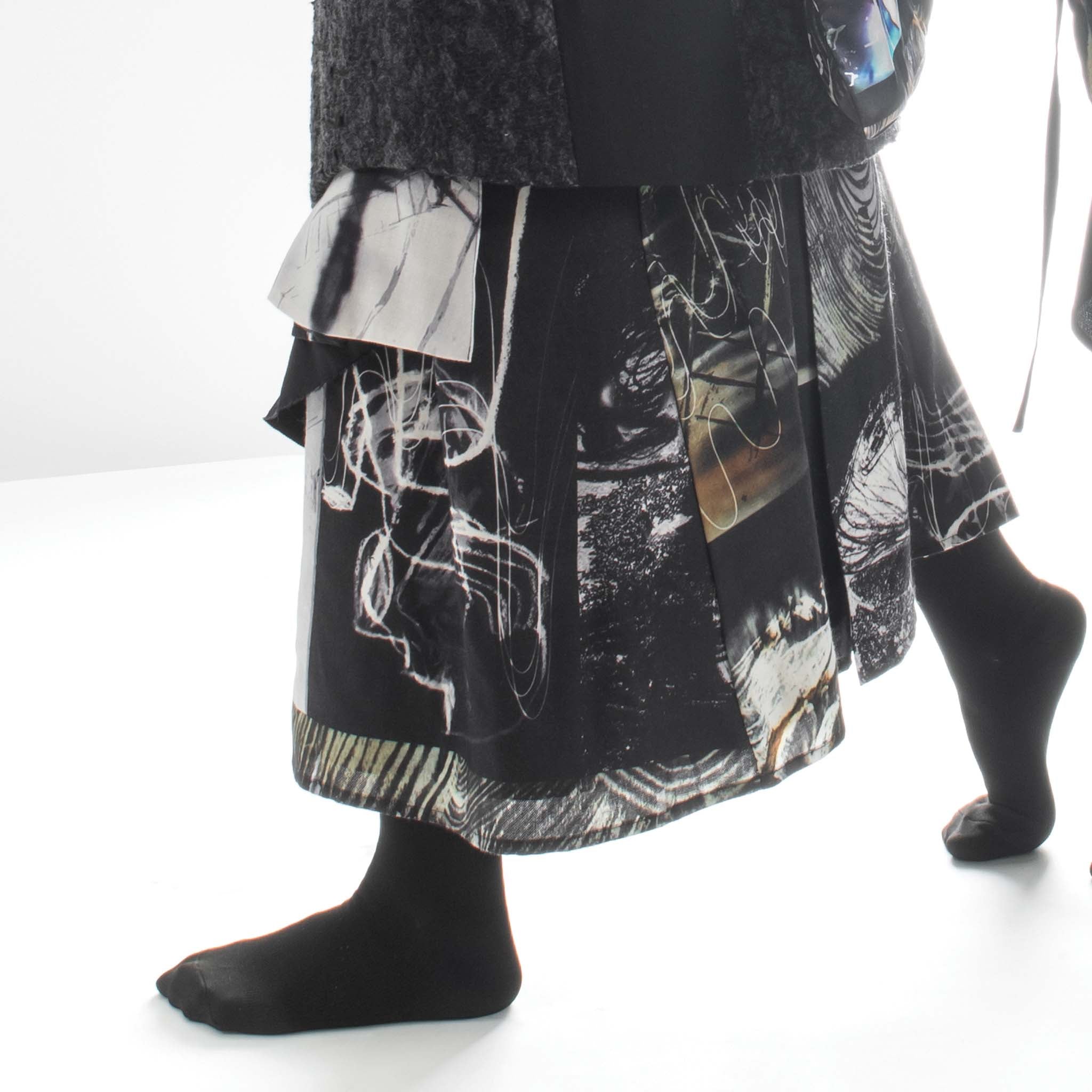 SOUND-WAVE PRINTS SKIRT